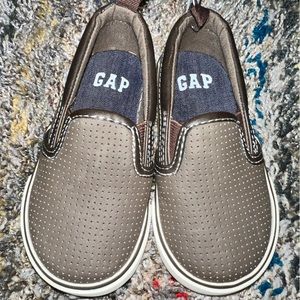 Toddler gap shoes size 6